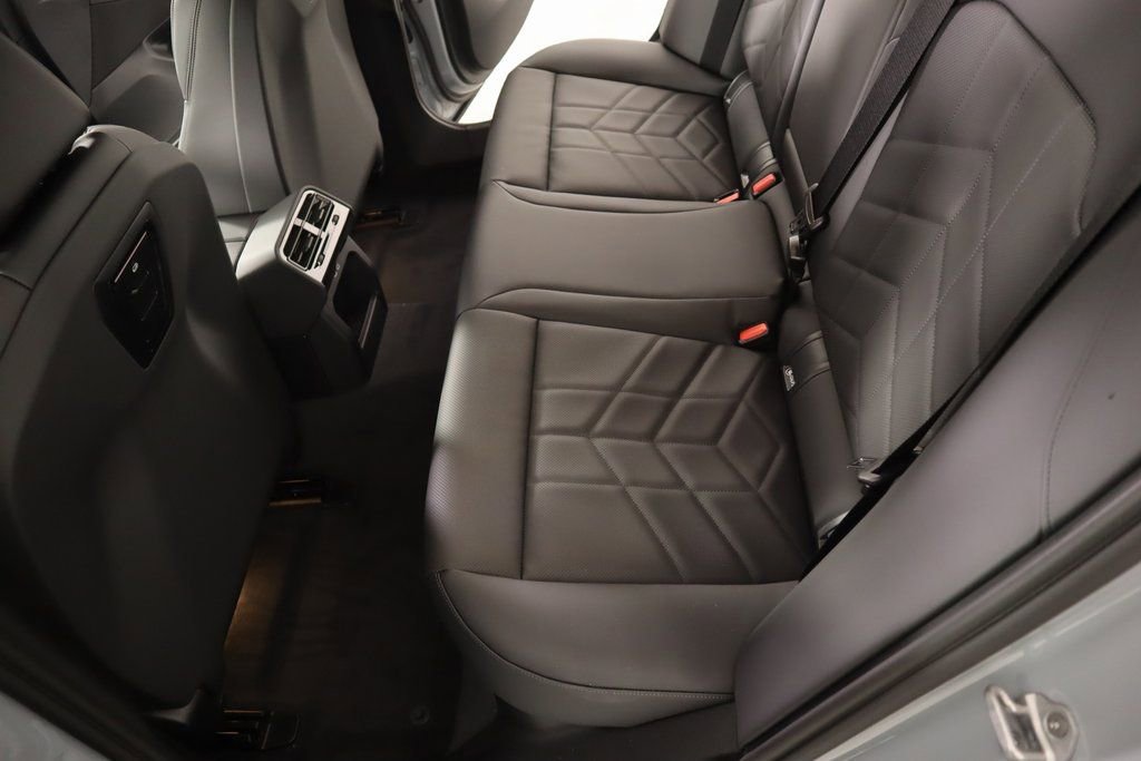 New 2025 BMW 530i xDrive w/ M Sport Package AWD/4WD image 13