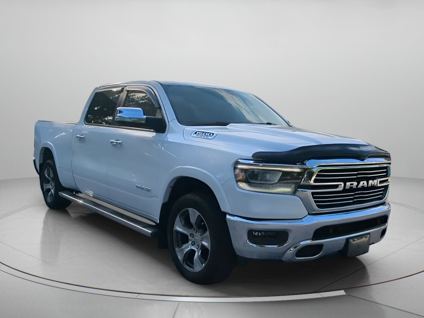 Used 2019 RAM 1500 Laramie AWD/4WD image 4