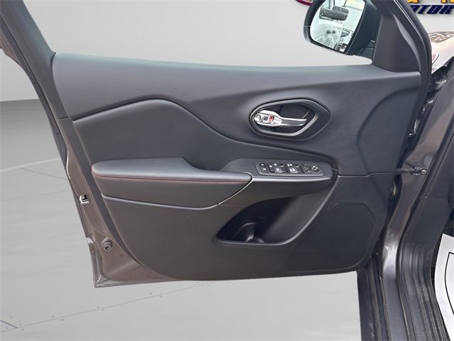 Used 2022 Jeep Cherokee Trailhawk w/ Trailer Tow Group image 6