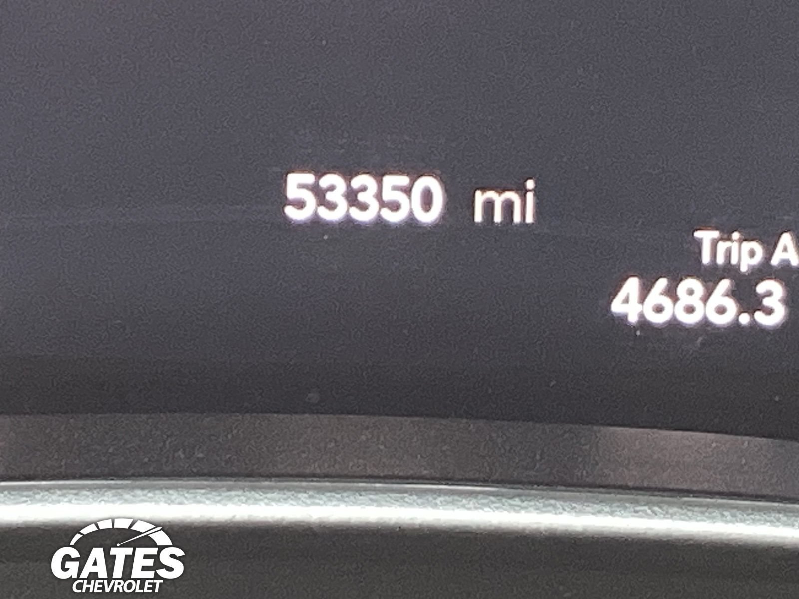 Used 2023 Chrysler Pacifica Touring-L FWD image 4