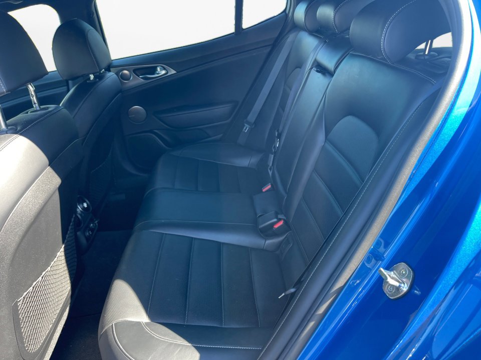 Used 2021 Kia Stinger GT2 image 13