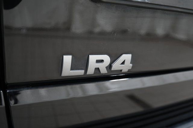 Used 2016 Land Rover LR4 HSE Silver Edition image 22