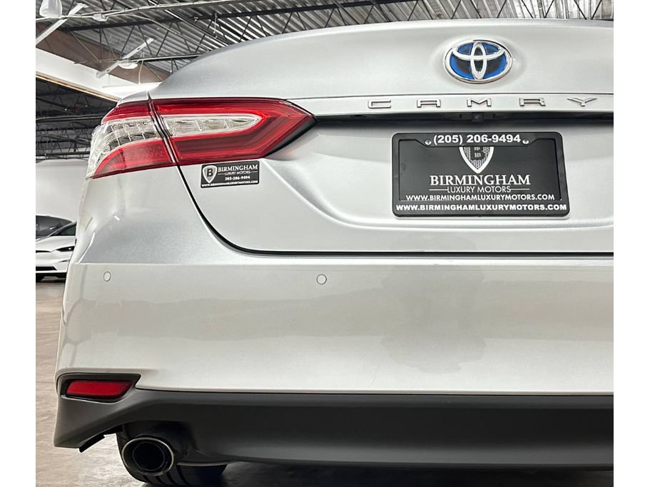 Used 2018 Toyota Camry XLE FWD image 16