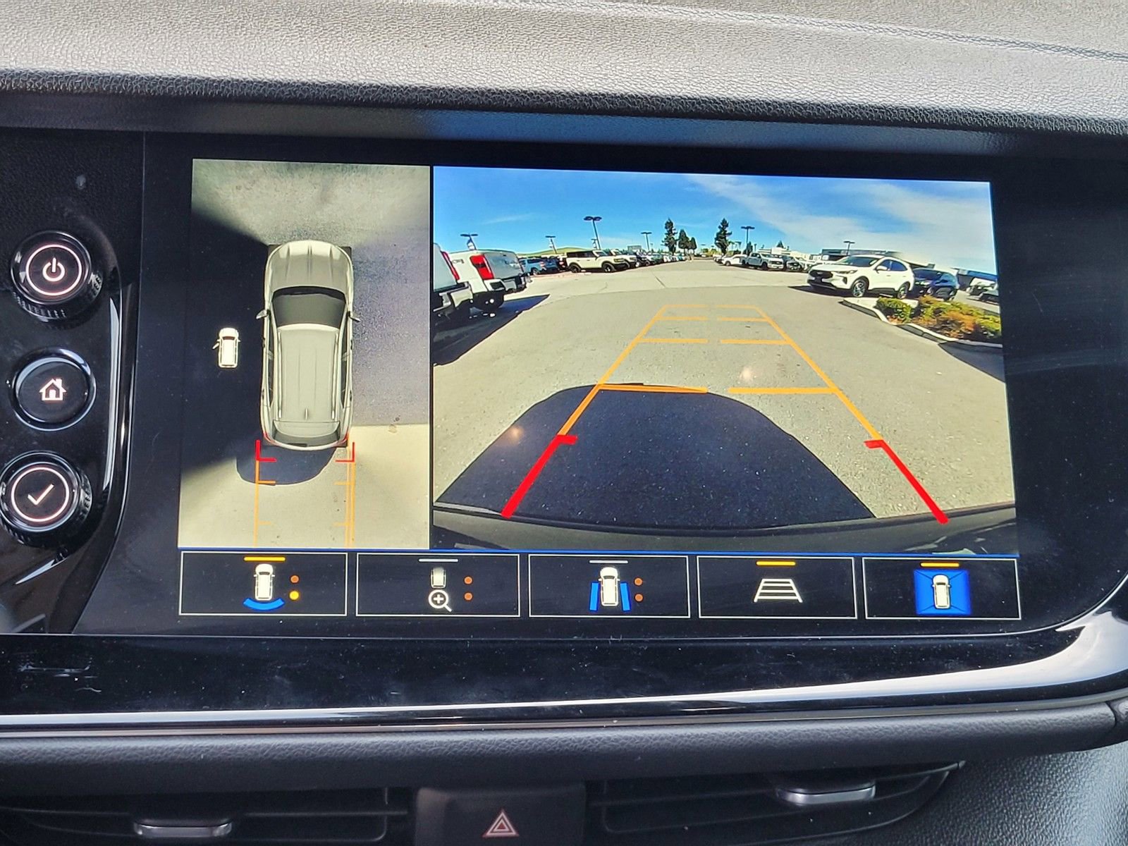 Used 2022 Buick Envision Avenir w/ Safety Package image 26