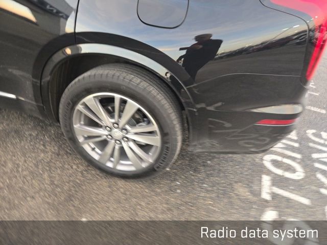 Used 2025 Cadillac XT6 Premium Luxury image 9