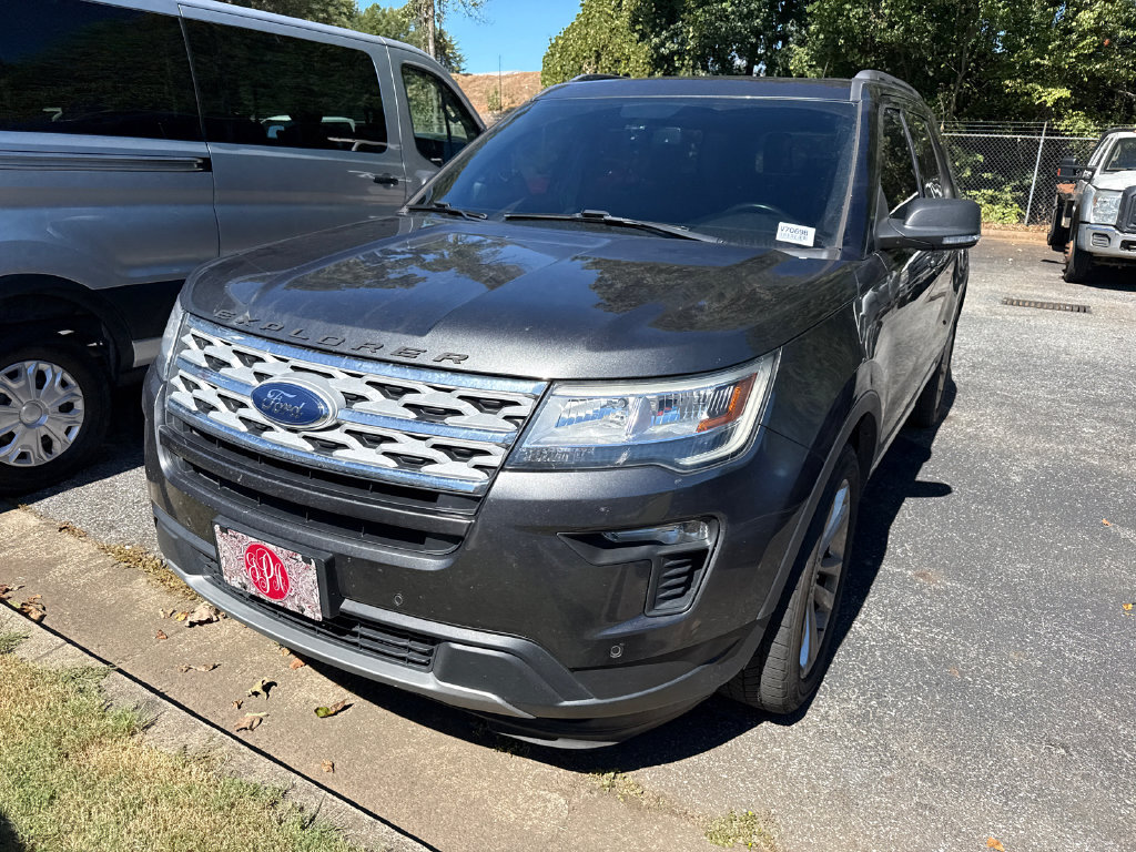 Used 2019 Ford Explorer XLT w/ Equipment Group 202A AWD/4WD image 6