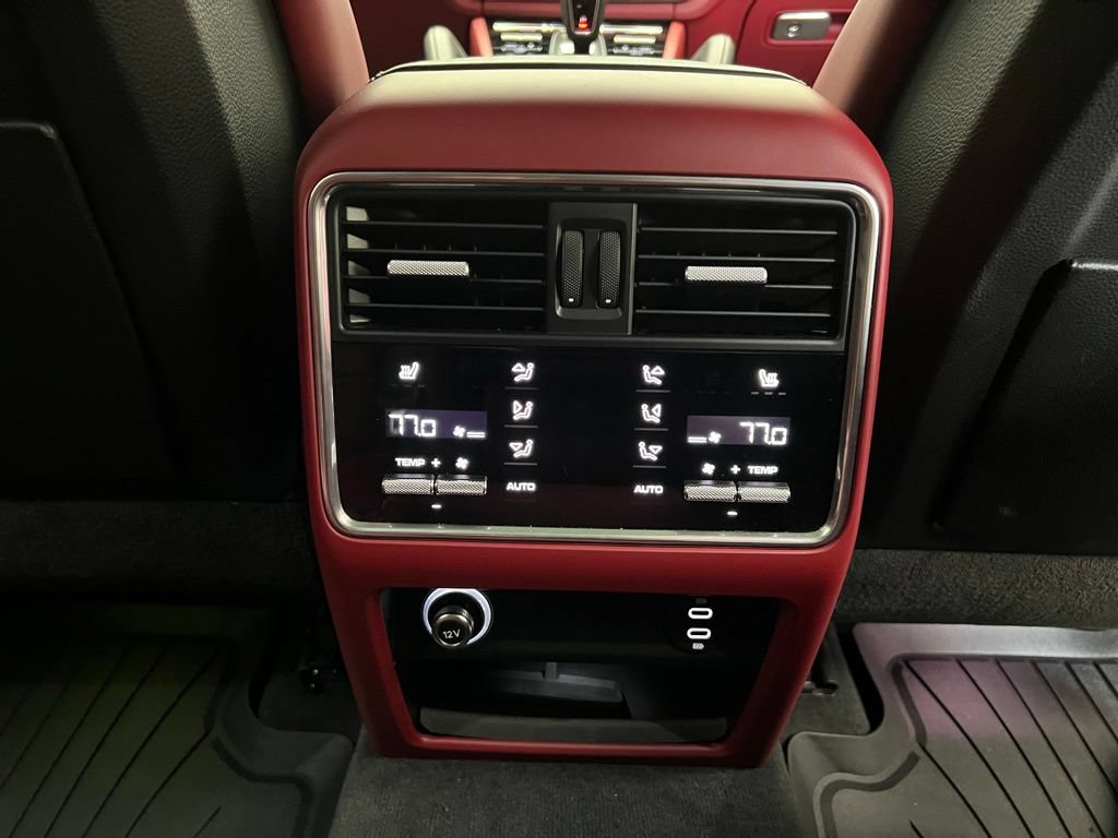 Certified 2023 Porsche Cayenne Turbo S AWD/4WD image 17