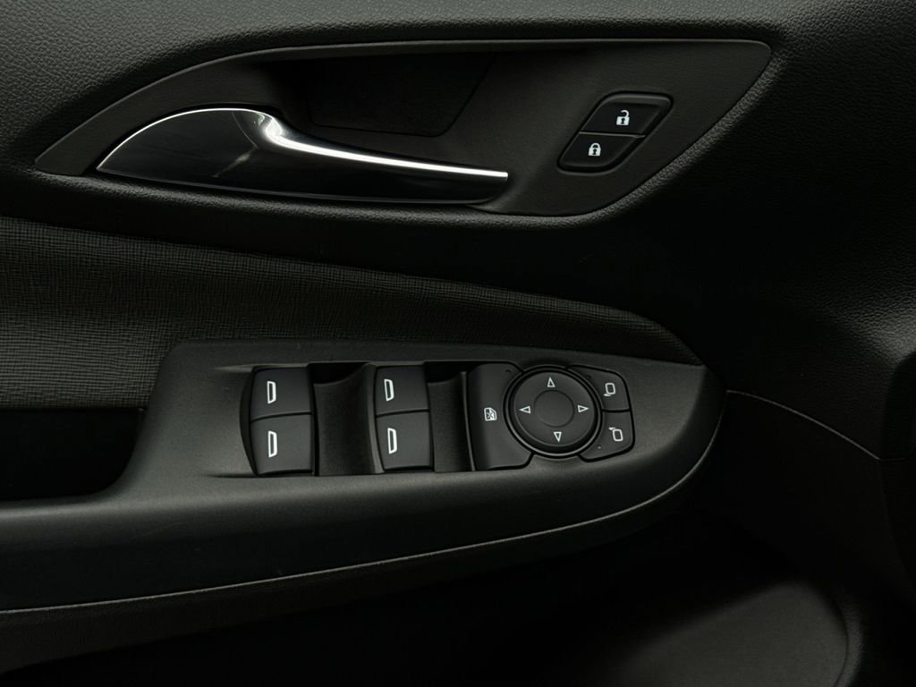 Used 2025 Buick Envista Preferred w/ Convenience I Package image 15