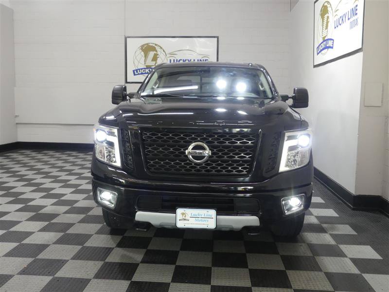 Used 2018 Nissan Titan PRO-4X AWD/4WD image 2