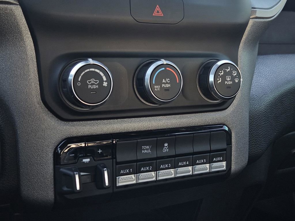 Used 2024 RAM 2500 Tradesman w/ Chrome Appearance Group image 24