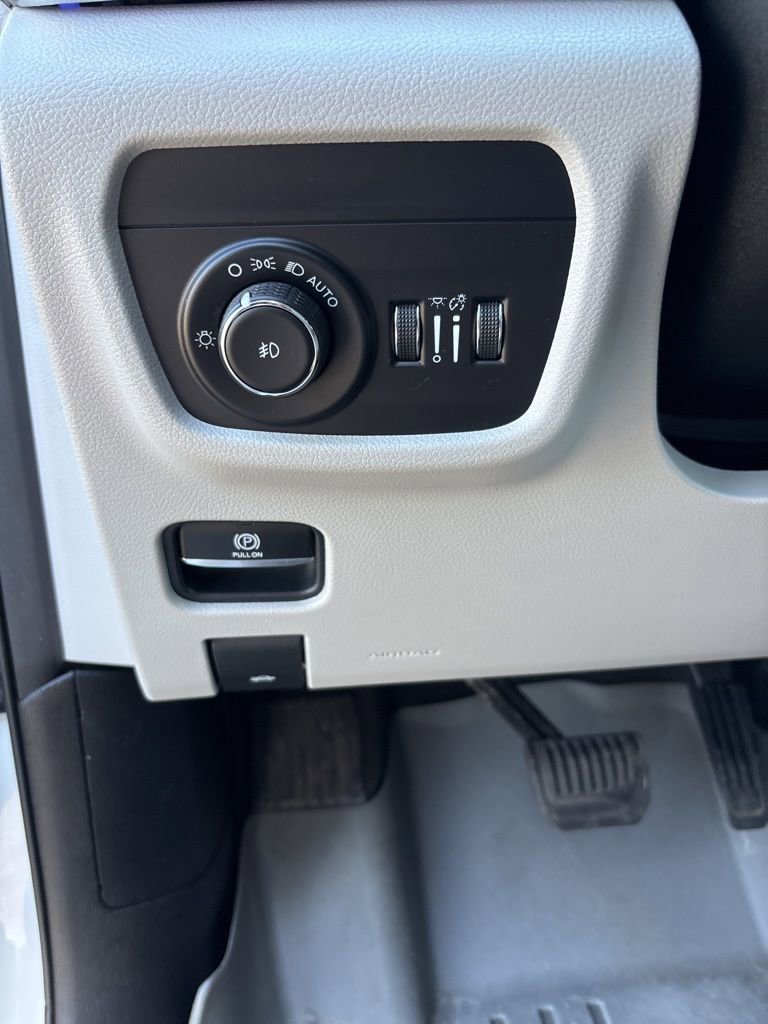 Used 2021 Jeep Grand Cherokee L Overland image 31