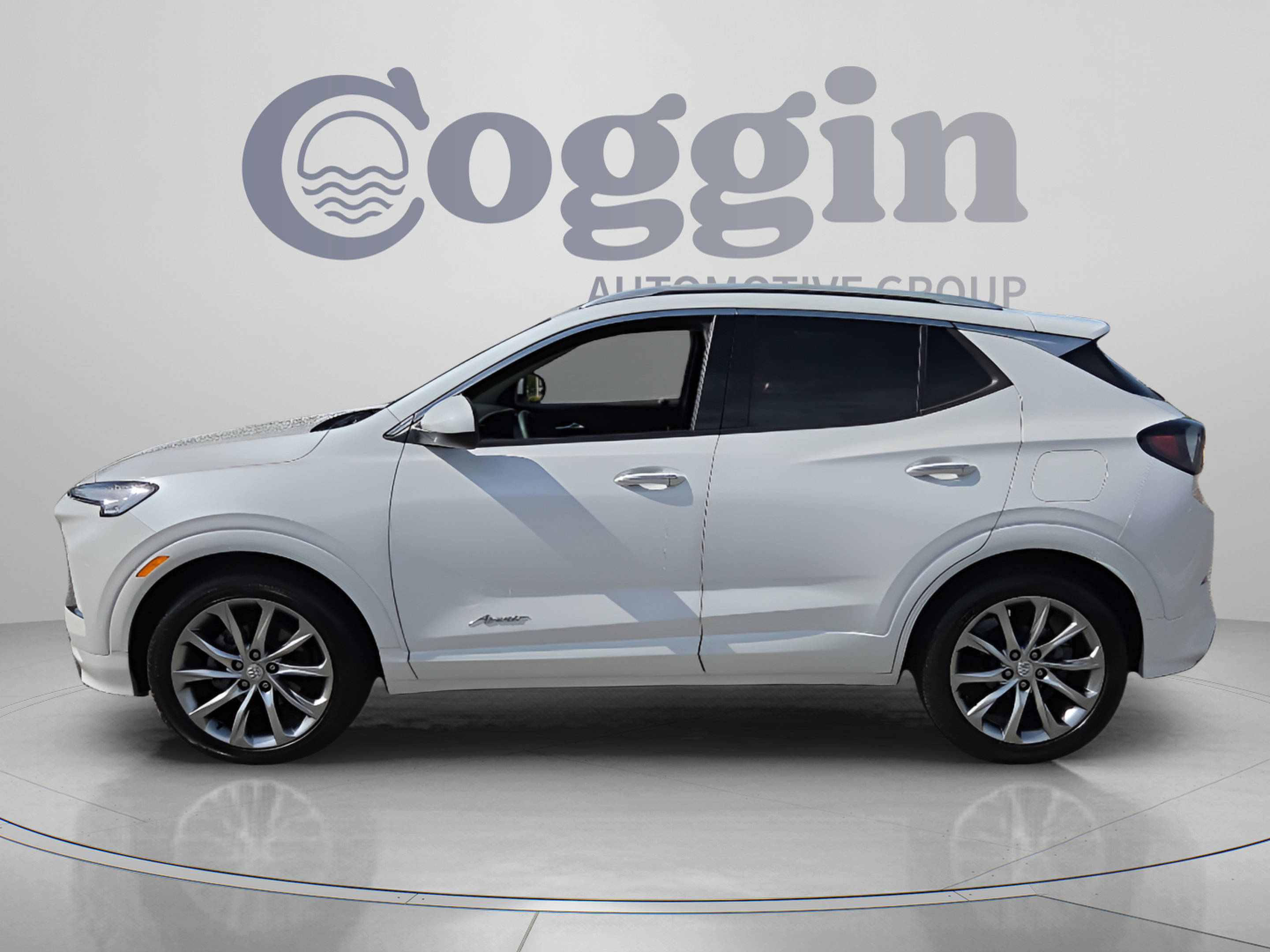 Certified 2024 Buick Encore GX Avenir w/ Avenir Convenience Package FWD image 2