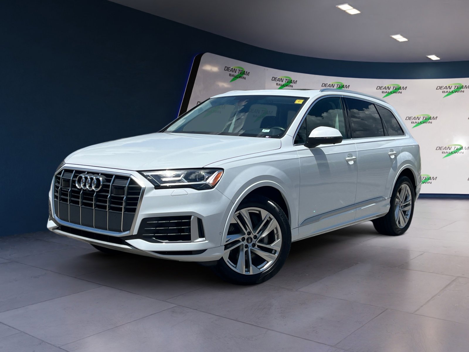 Used 2022 Audi Q7 Premium Plus image 3