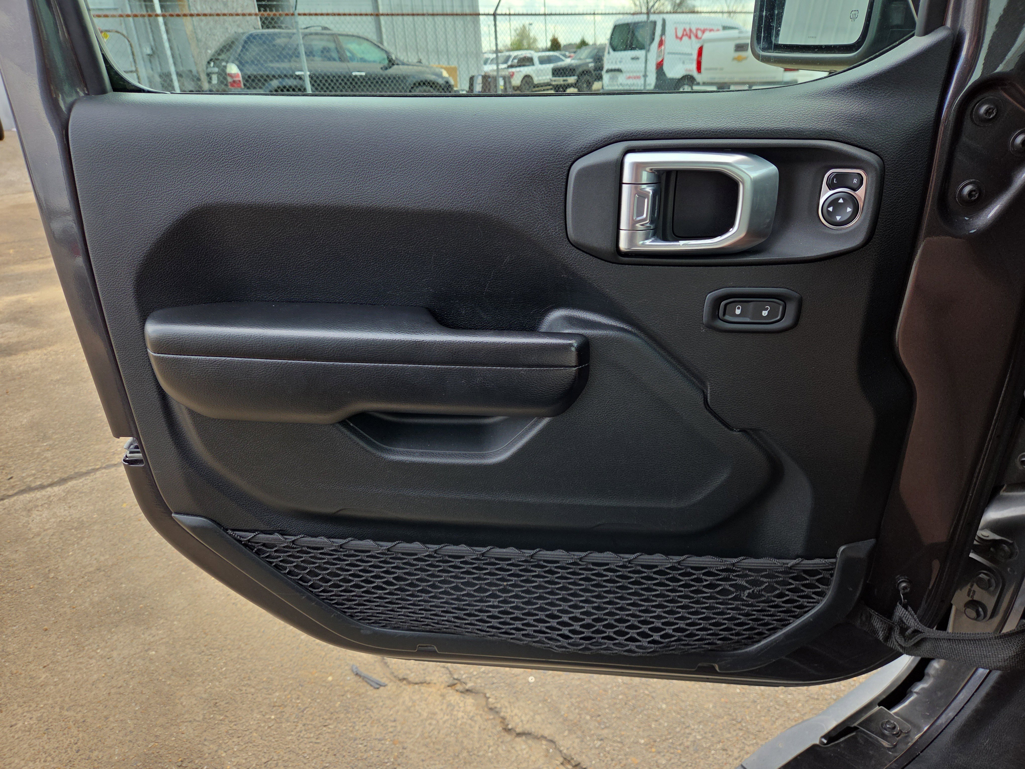 Used 2021 Jeep Wrangler Unlimited Sport image 17