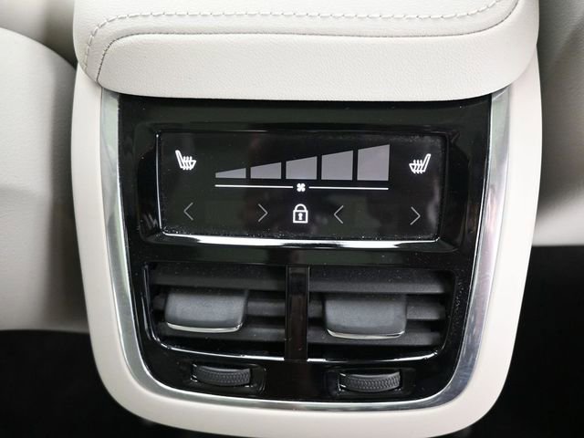 Used 2022 Volvo XC60 B5 Inscription w/ Climate Package image 34