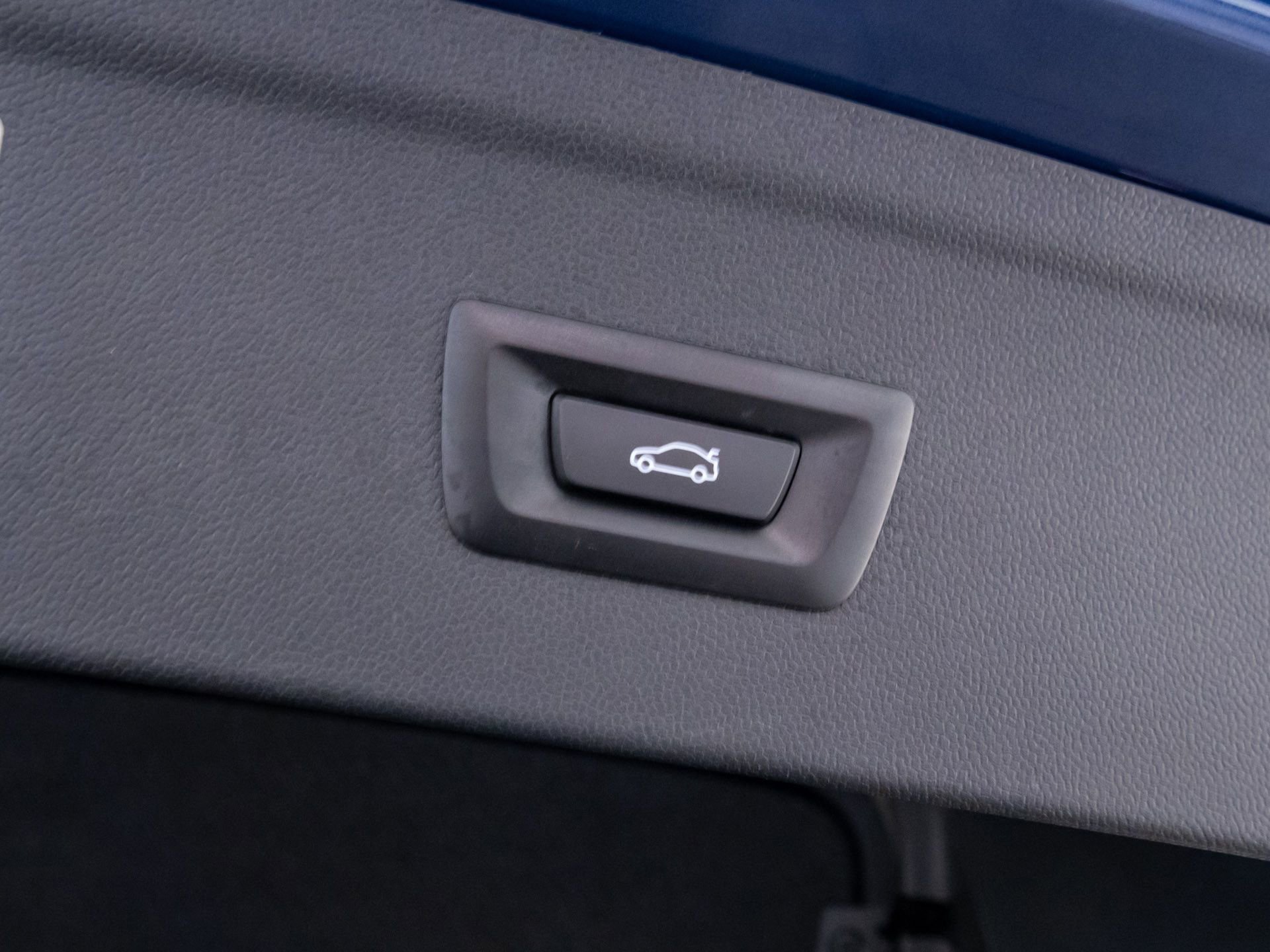 Used 2024 BMW iX xDrive50 w/ Premium Package image 30