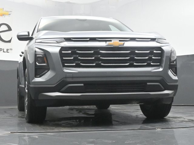 New 2027 Chevrolet Equinox LT FWD image 3
