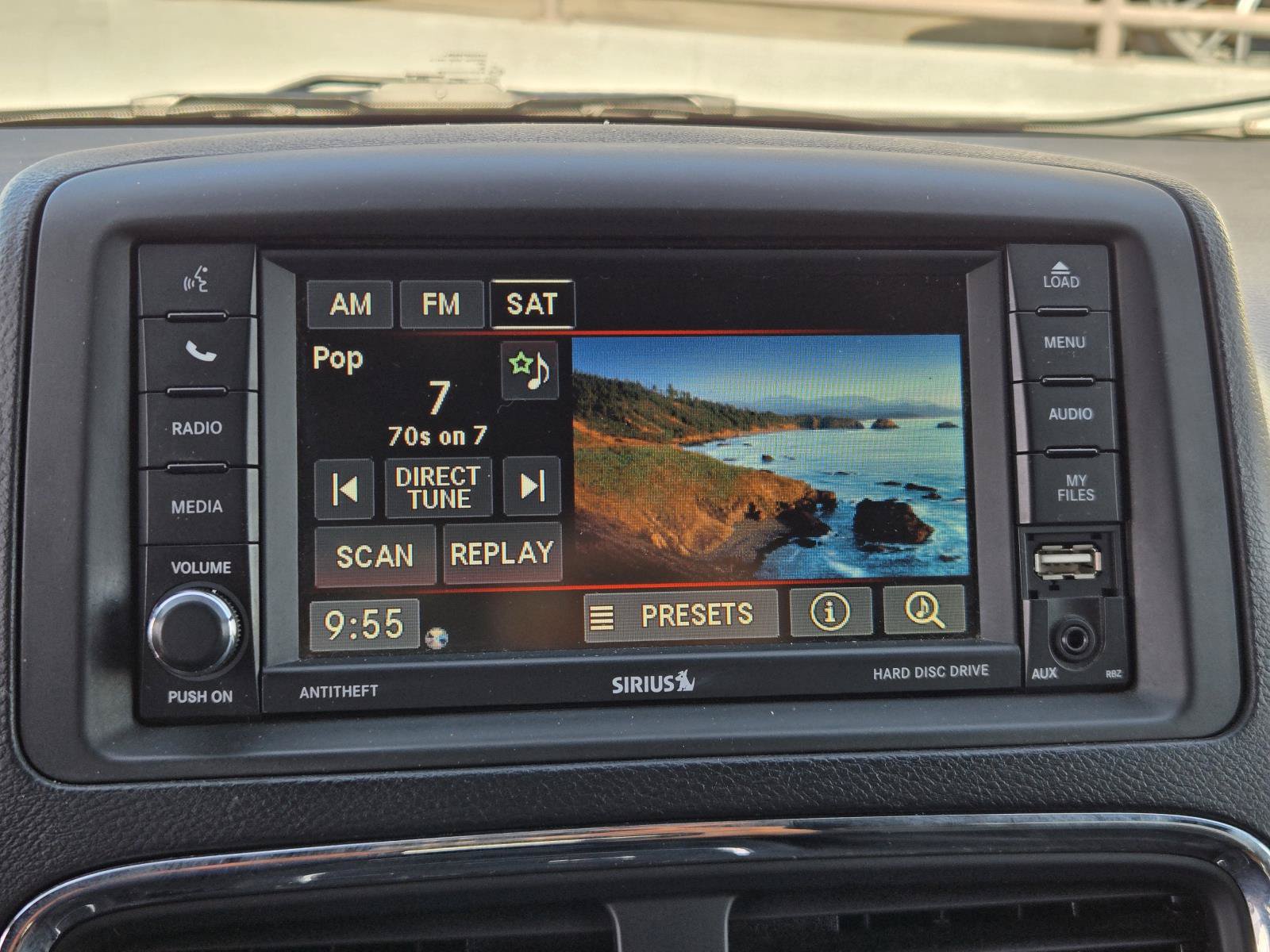Used 2014 Dodge Grand Caravan R/T w/ Driver Convenience Group FWD image 7