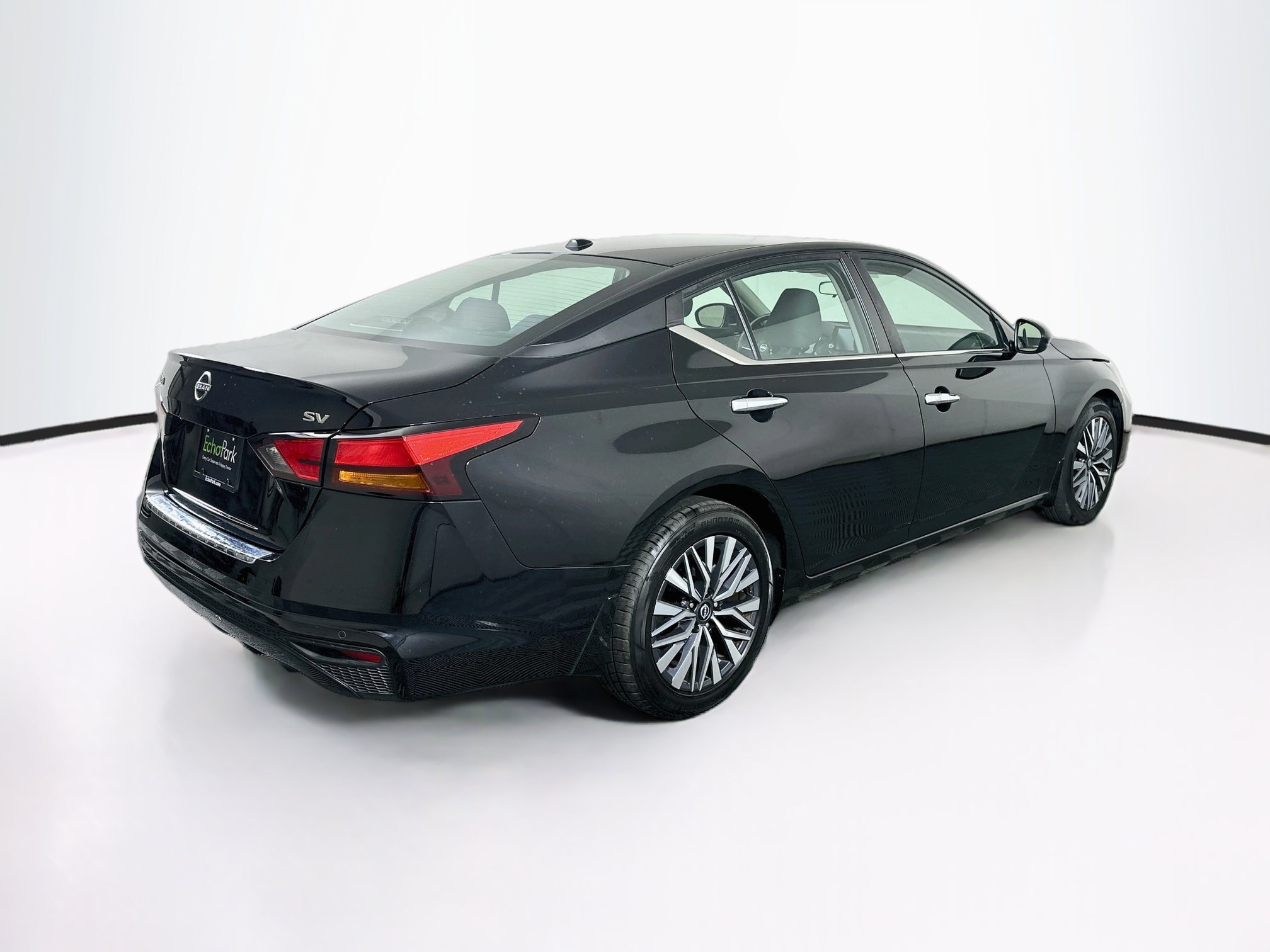 Used 2023 Nissan Altima 2.5 SV FWD image 9