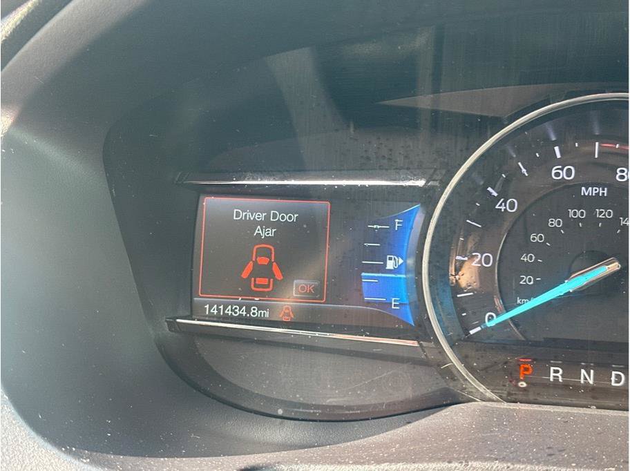 Used 2019 Ford Explorer XLT w/ Equipment Group 202A AWD/4WD image 18