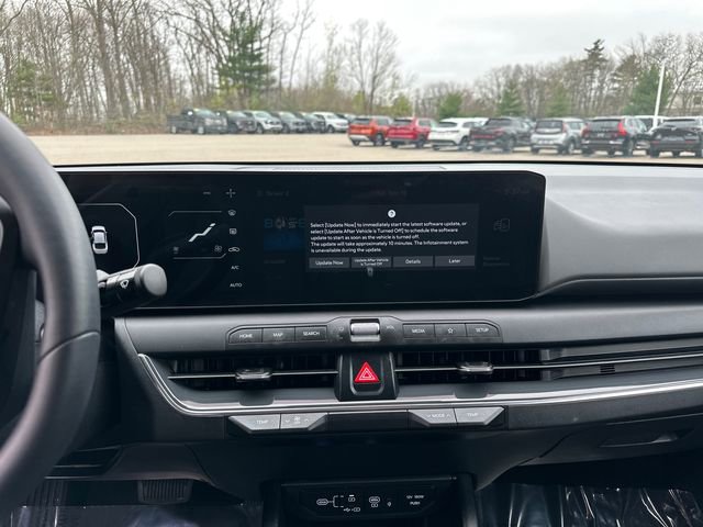 Used 2025 Kia K4 EX image 24