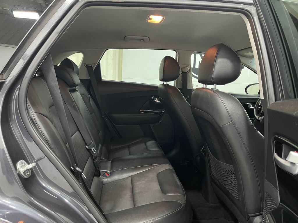 Used 2018 Kia Niro EX w/ EX Touring Graphite Edition image 30