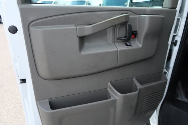 Used 2021 Chevrolet Express 2500 Extended RWD image 9