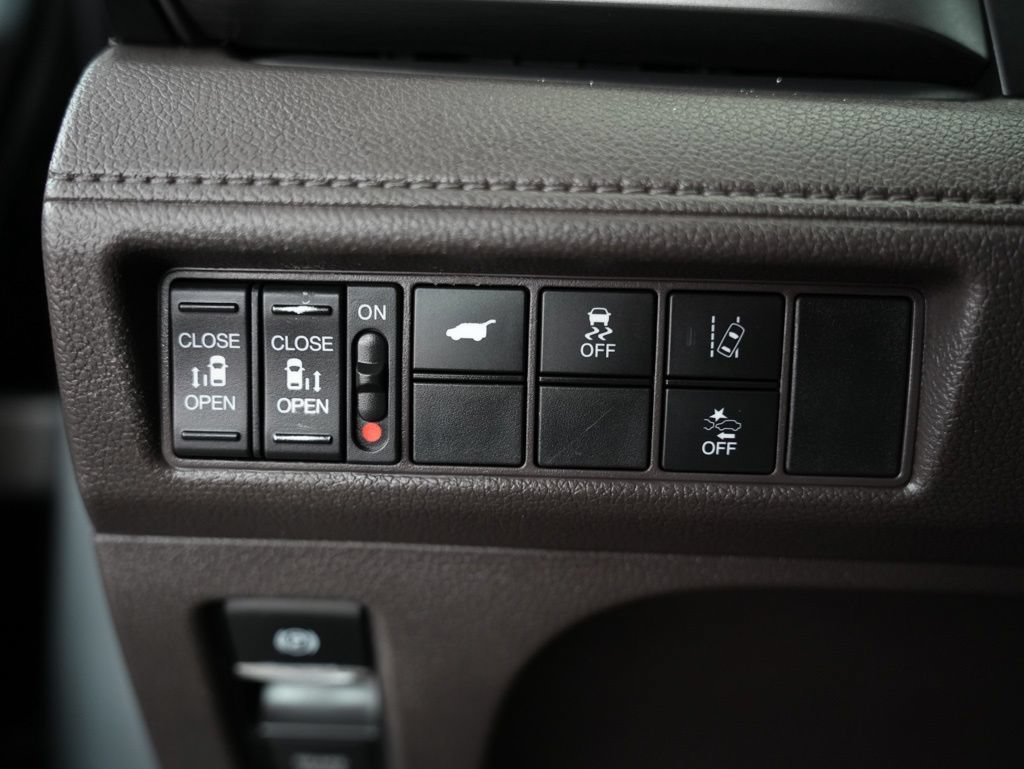 Used 2018 Honda Odyssey Elite image 45
