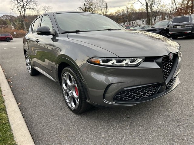 Used 2024 Alfa Romeo Tonale Veloce w/ Premium Interior Package image 2