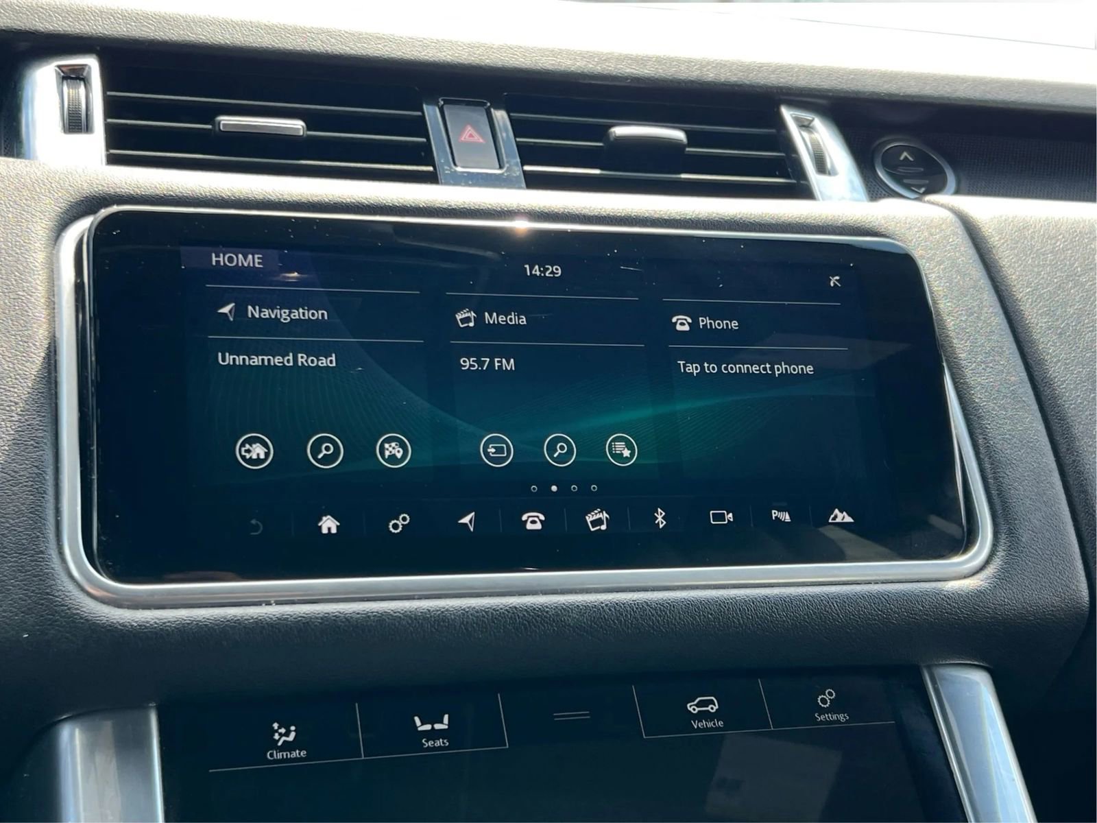 Used 2022 Land Rover Range Rover Sport HSE Silver Edition image 17