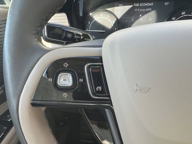 Used 2022 Lincoln Corsair AWD w/ Premium Package image 25