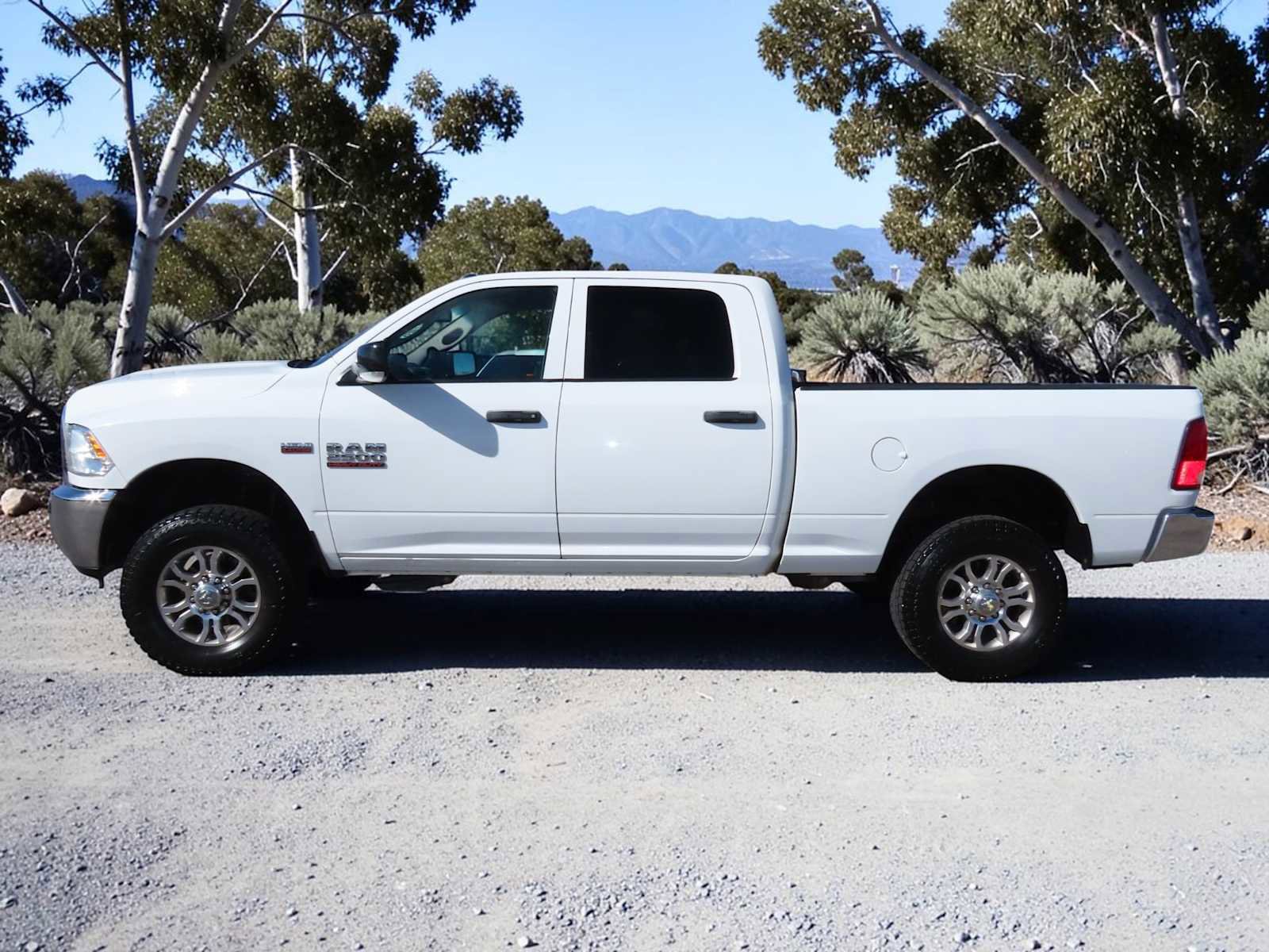 Used 2016 RAM 2500 Tradesman w/ Chrome Appearance Group AWD/4WD image 3