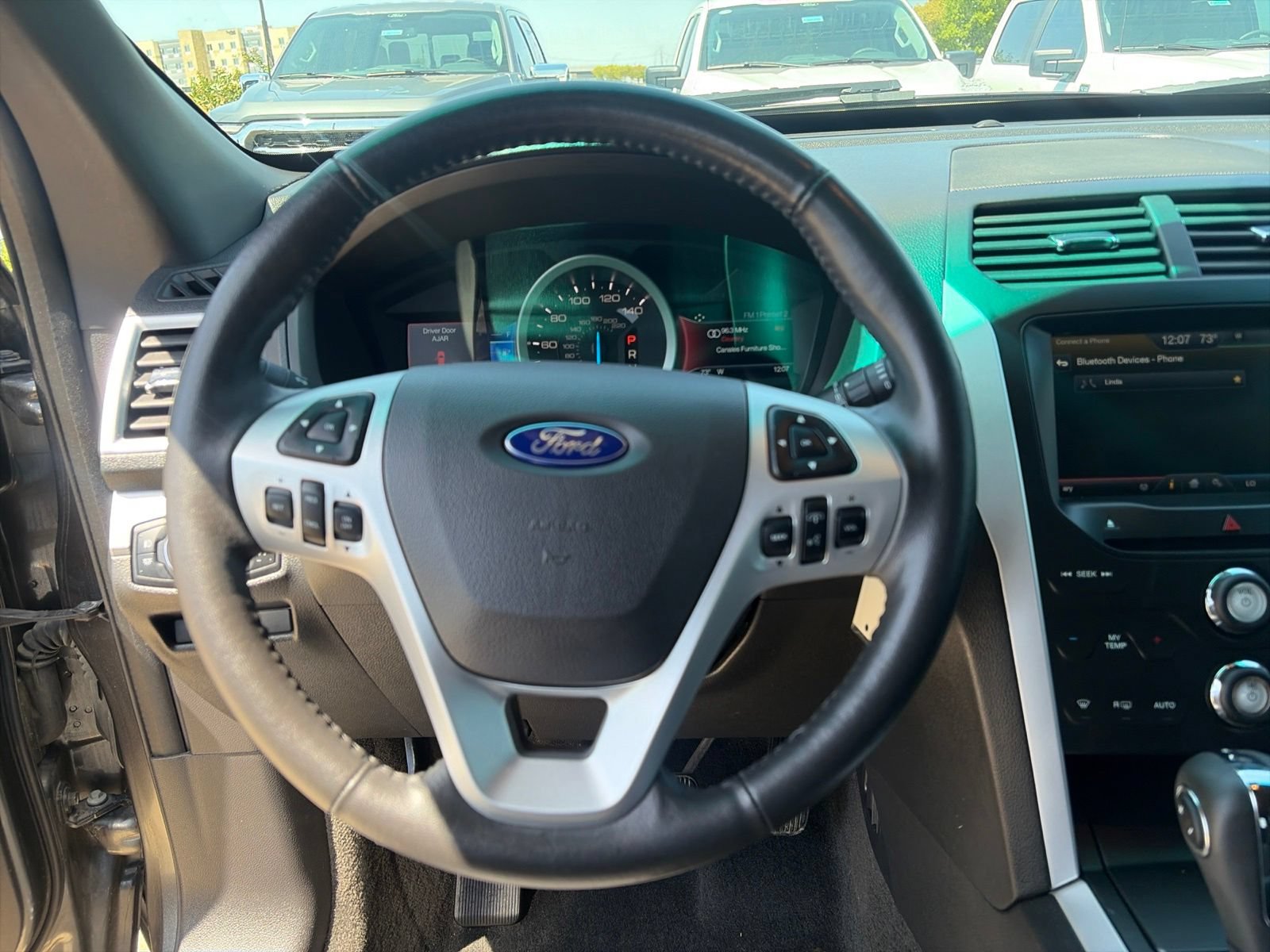 Used 2015 Ford Explorer XLT w/ Equipment Group 202B FWD image 20