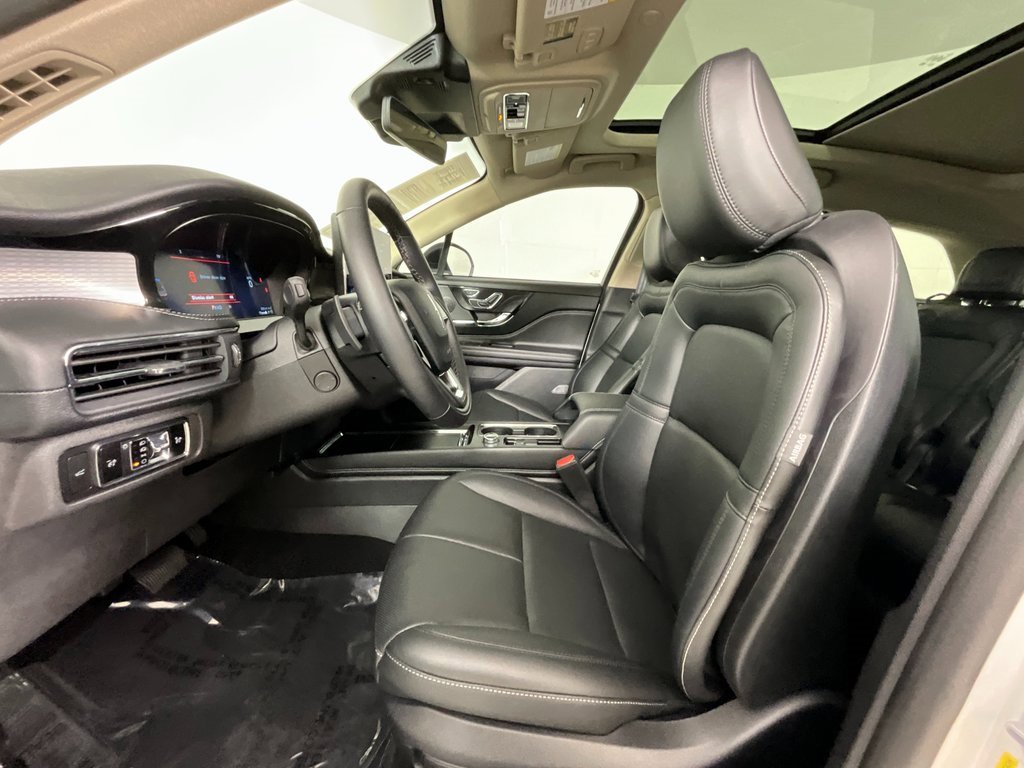 Used 2025 Lincoln Corsair FWD w/ Equipment Group 101A image 16