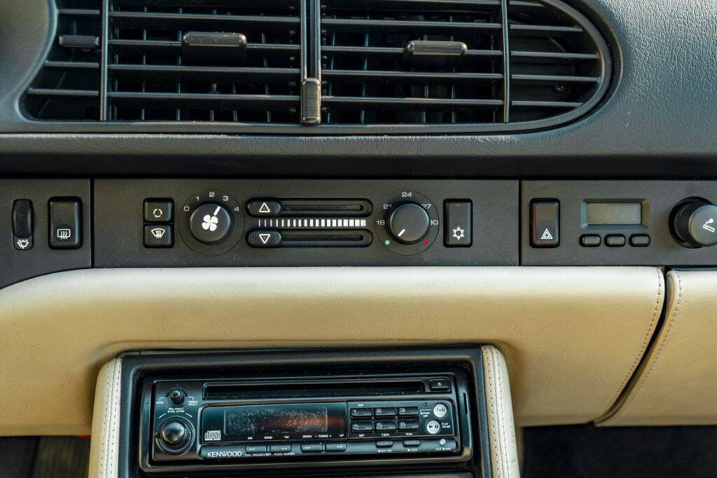 Used 1986 Porsche 944 Turbo image 61