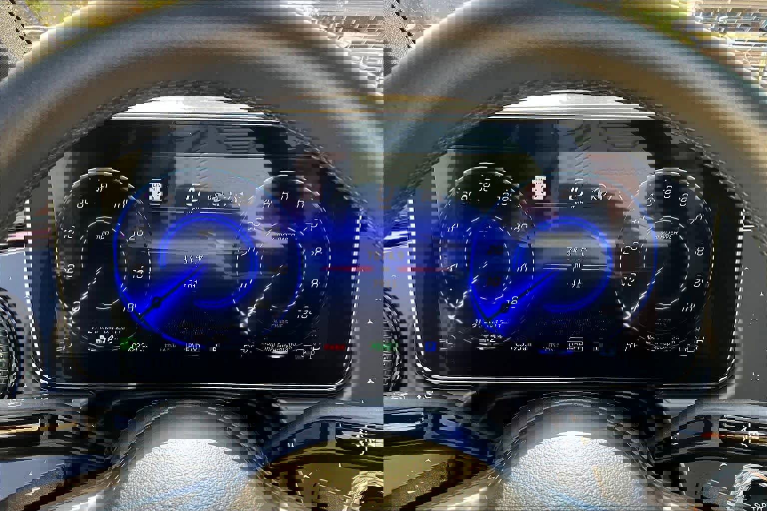 Used 2023 Mercedes-Benz EQE 500 4MATIC Sedan w/ Exclusive Trim Package image 25