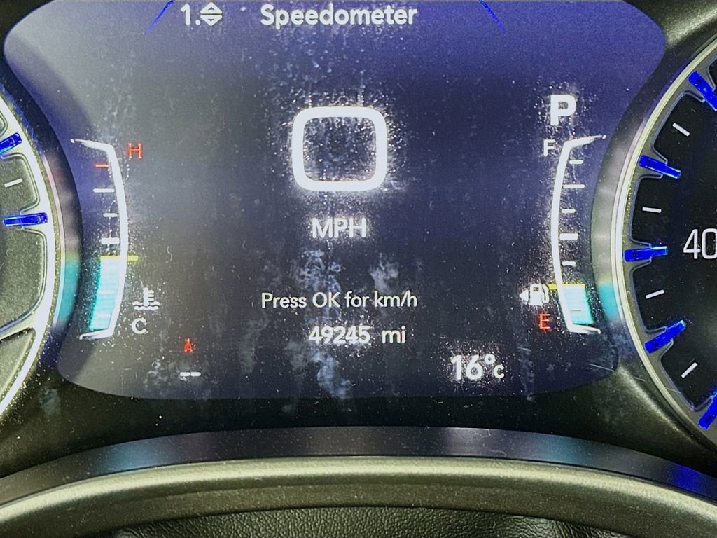 Used 2024 Chrysler Pacifica Touring-L image 15