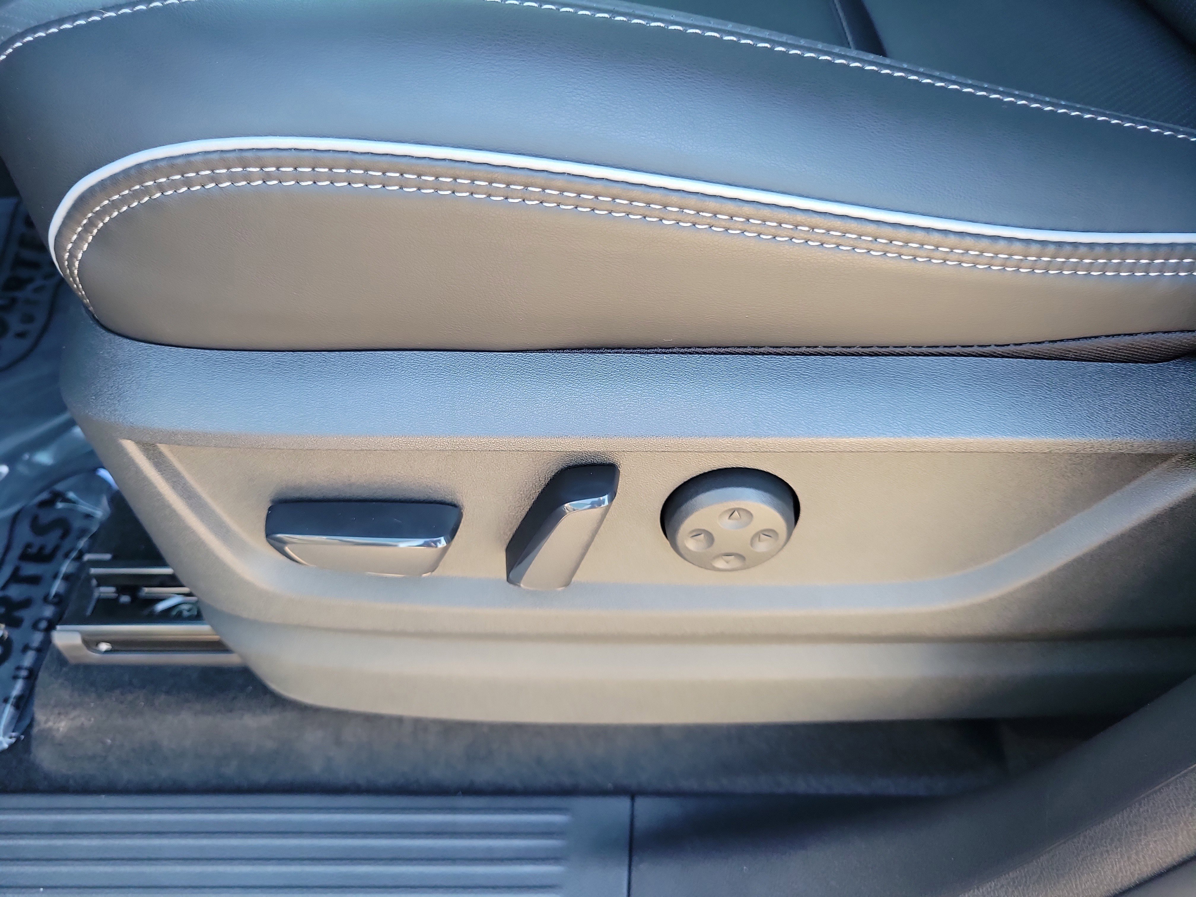 New 2026 INFINITI QX80 Luxe w/ Exterior Package image 17