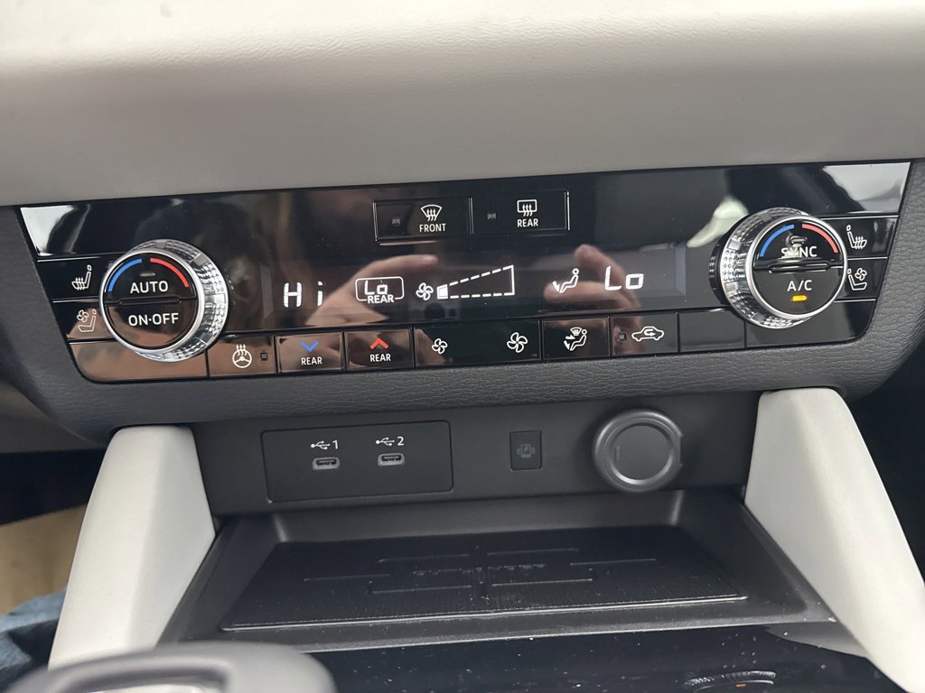 New 2025 Mitsubishi Outlander SEL image 24