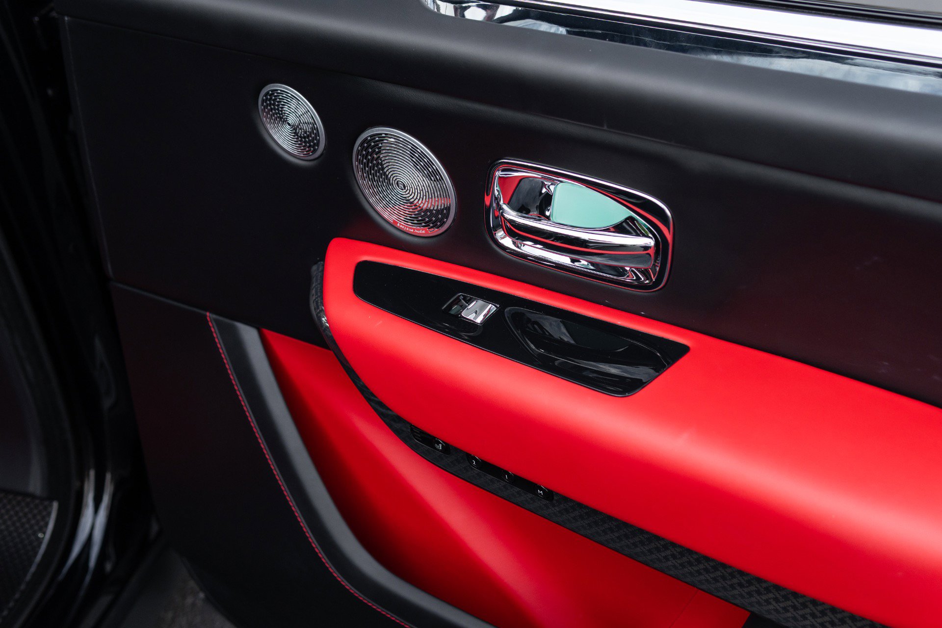 Used 2022 Rolls-Royce Cullinan Black Badge w/ Dark Exterior Package AWD/4WD image 60