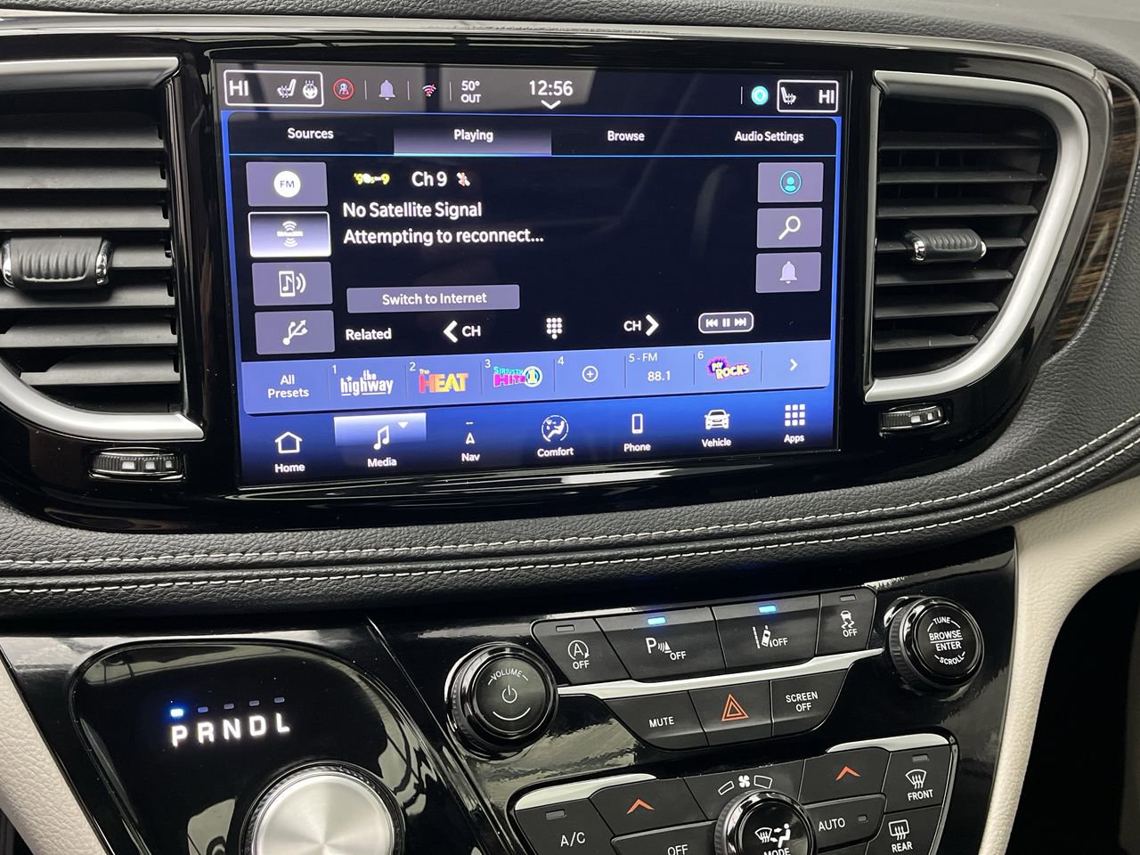 Used 2024 Chrysler Pacifica Limited FWD image 19