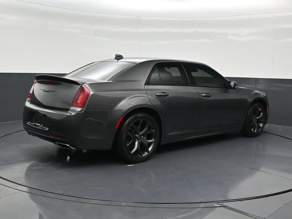 Used 2023 Chrysler 300 S w/ Comfort Group RWD image 5