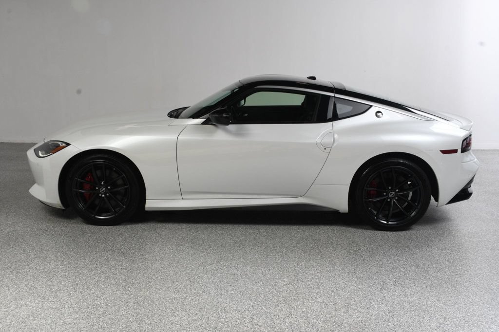 Used 2024 Nissan Z Performance w/ Floor Mat Package RWD image 3
