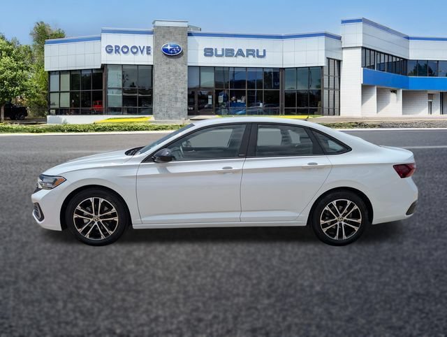 Used 2024 Volkswagen Jetta Sport FWD image 2