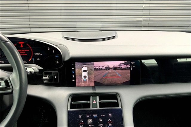 Used 2022 Porsche Taycan image 23