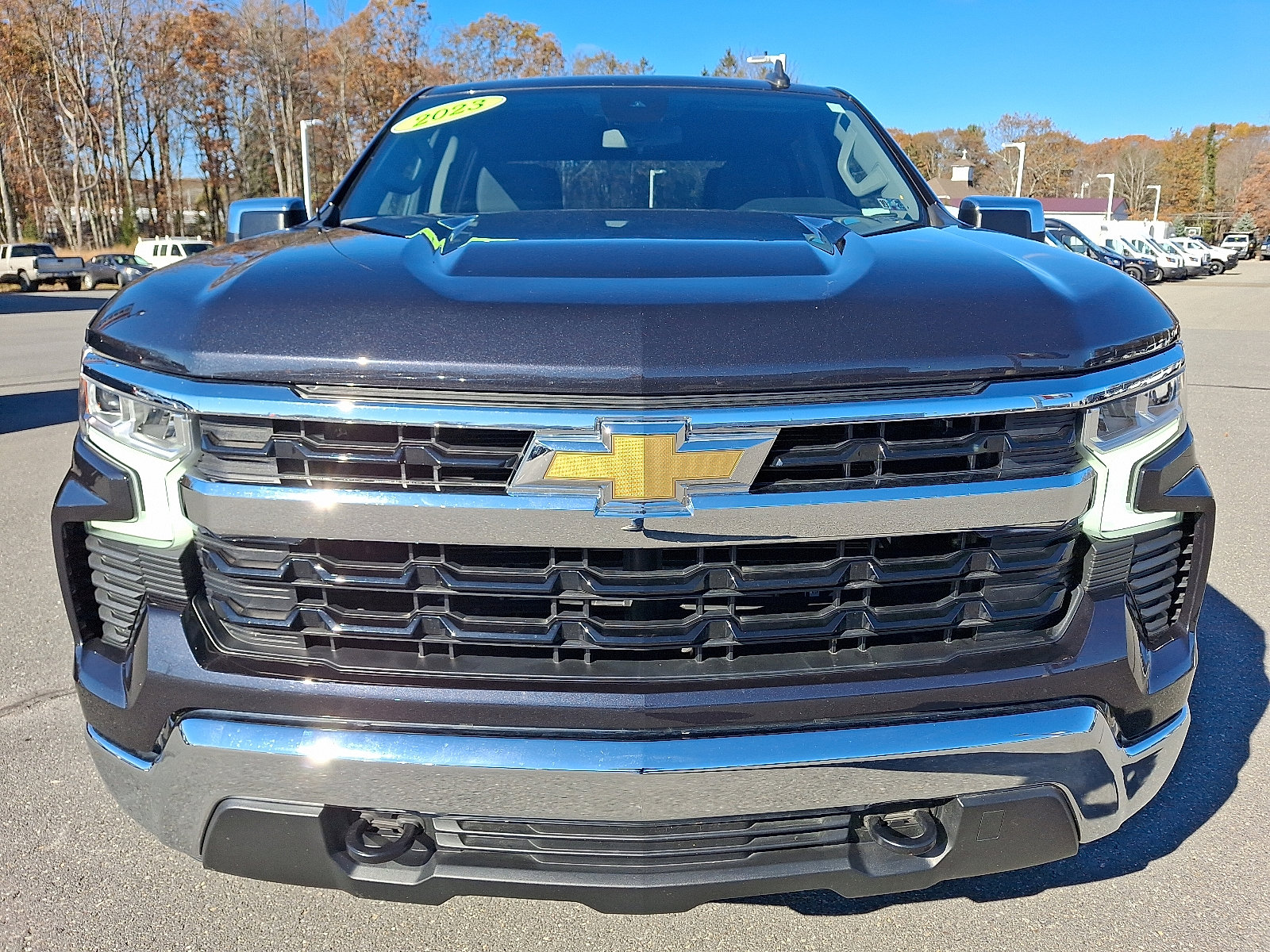 Used 2023 Chevrolet Silverado 1500 LT image 2