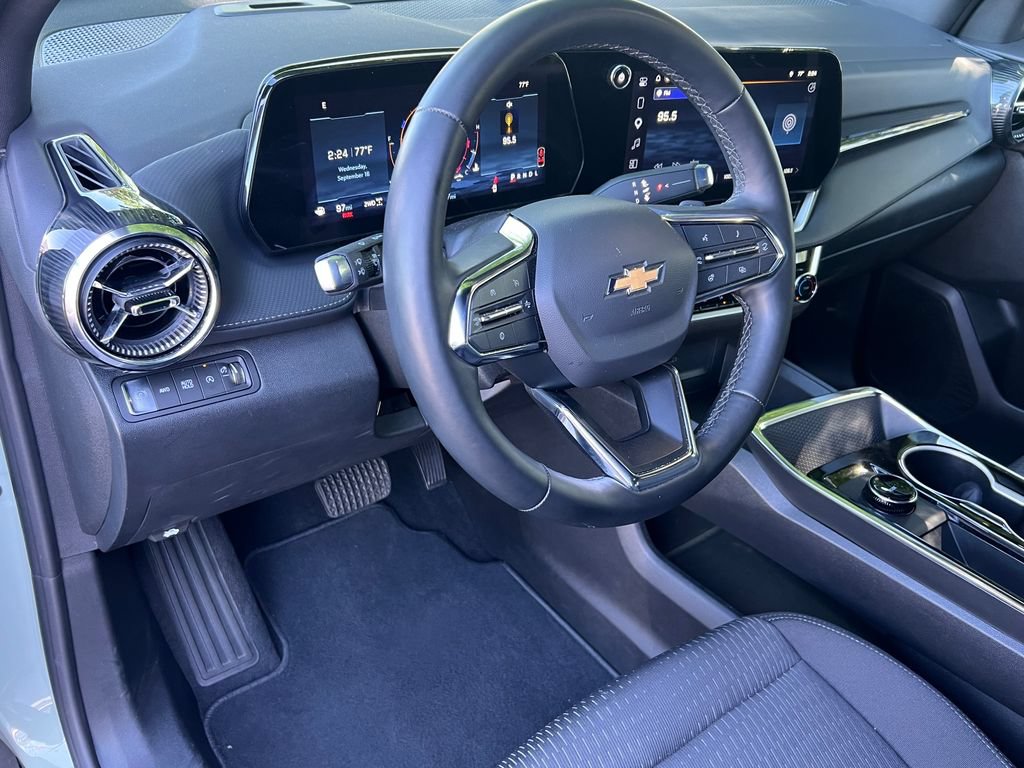 Used 2026 Chevrolet Equinox LT AWD/4WD image 18