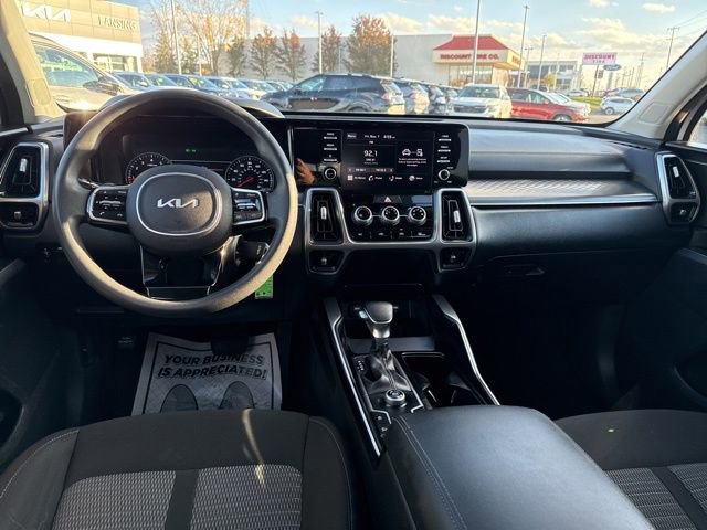 Used 2023 Kia Sorento LX image 39
