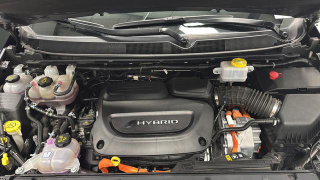 Used 2022 Chrysler Pacifica Touring-L FWD image 26