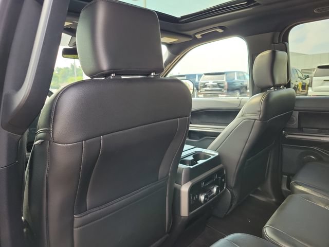 Used 2018 Ford Expedition XLT w/ Equipment Group 202A AWD/4WD image 23
